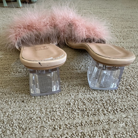 Vintage inspired feathered house shoe - Picture 2 of 3